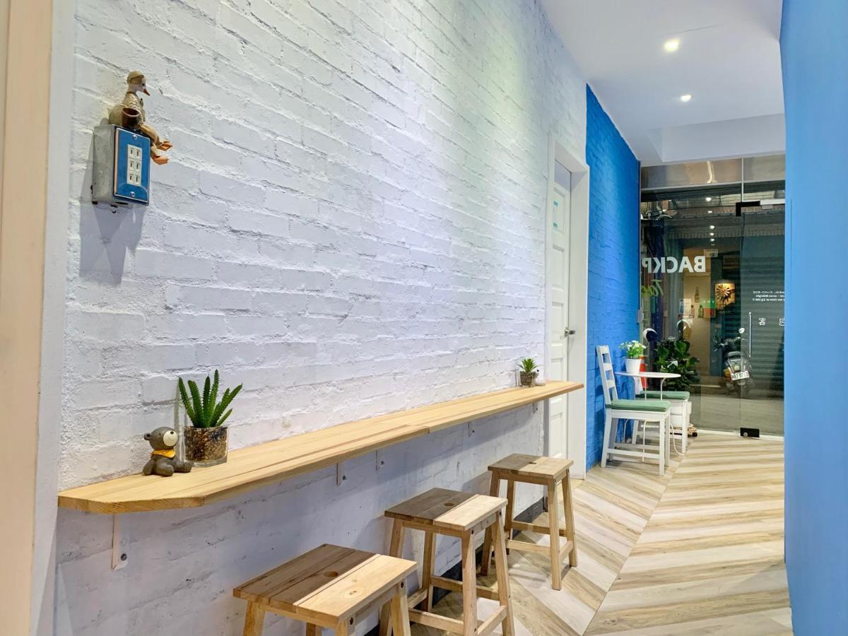 Backpackers' Hostel Taoyuan Airport Exterior foto
